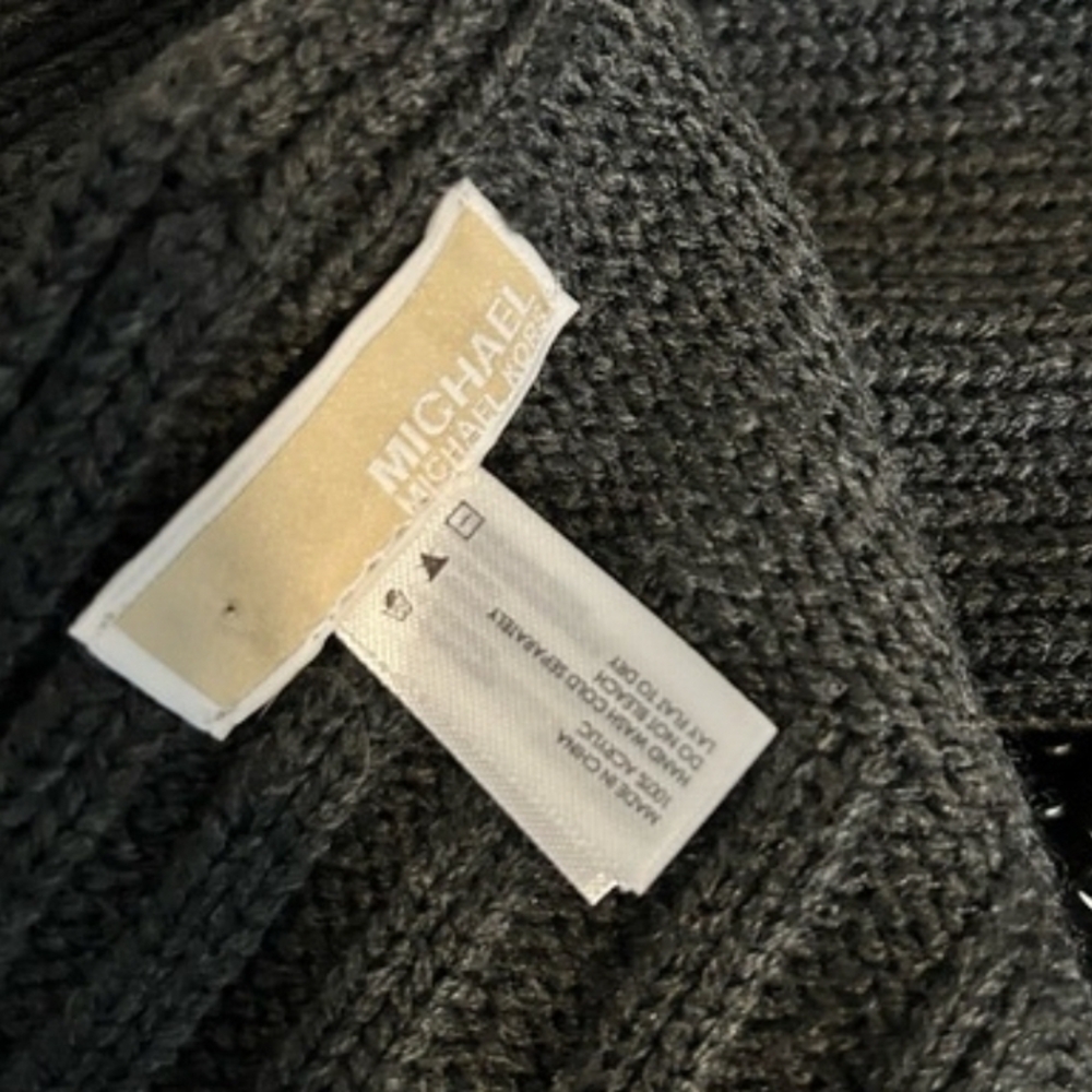 Michael Kors Charcoal Knit Scarf With Silver Studded Logo NEW - Picture 2 of 6